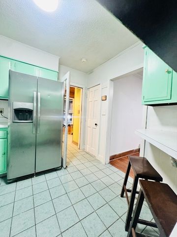 278 Palmer St, New Bedford, MA 02740