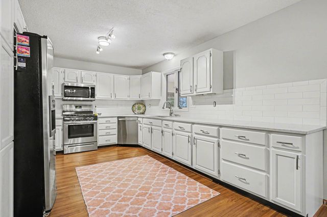 17247 N Fruitport Road, Spring Lake Twp, MI 49456