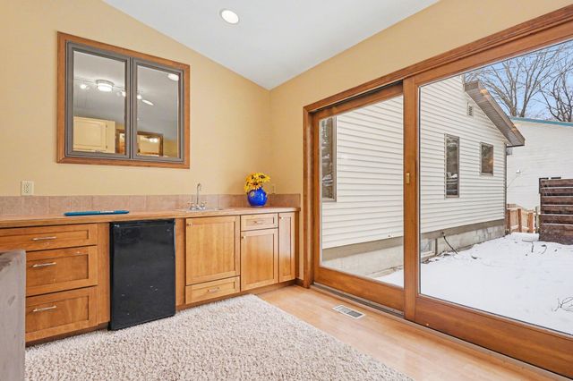 17247 N Fruitport Road, Spring Lake Twp, MI 49456