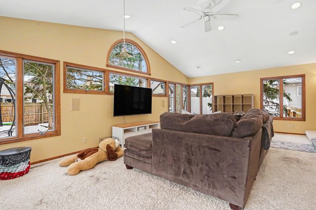 17247 N Fruitport Road, Spring Lake Twp, MI 49456