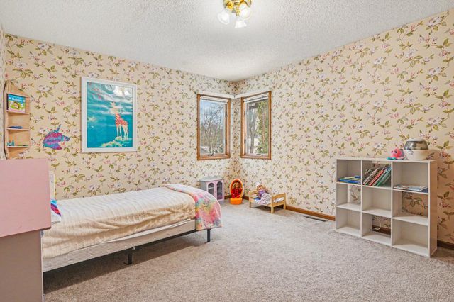 17247 N Fruitport Road, Spring Lake Twp, MI 49456