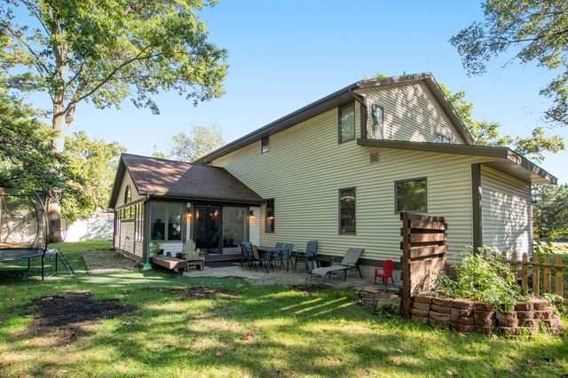 17247 N Fruitport Road, Spring Lake Twp, MI 49456