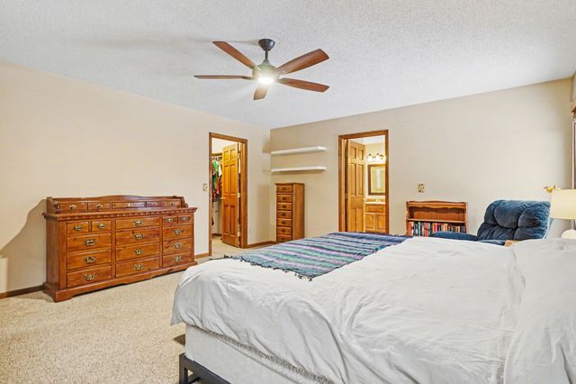 17247 N Fruitport Road, Spring Lake Twp, MI 49456