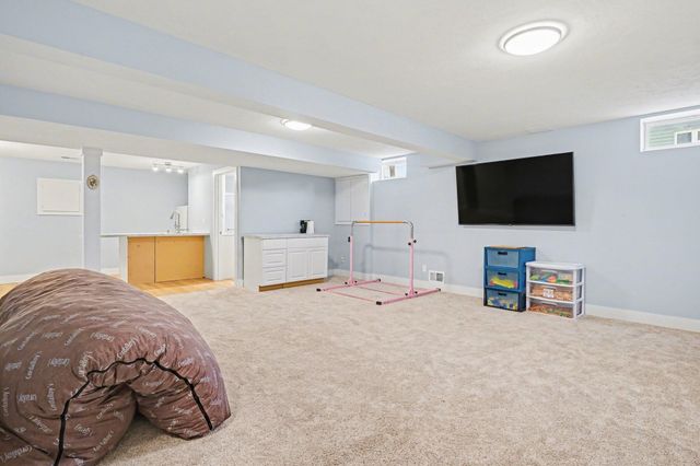 17247 N Fruitport Road, Spring Lake Twp, MI 49456