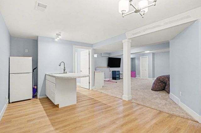 17247 N Fruitport Road, Spring Lake Twp, MI 49456