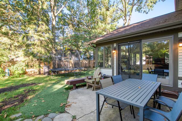 17247 N Fruitport Road, Spring Lake Twp, MI 49456