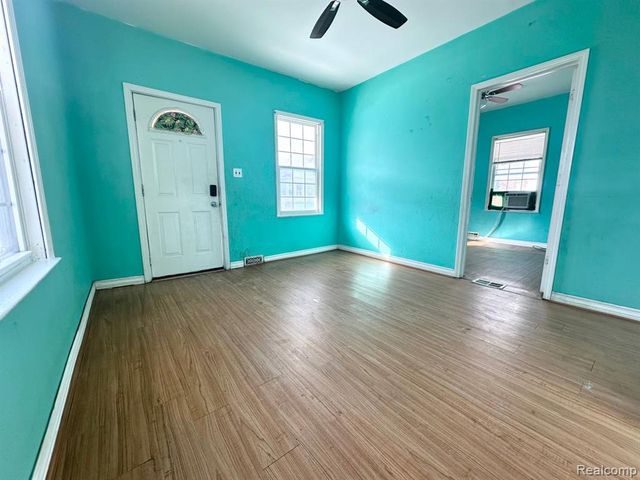 11730 Sobieski Street, Hamtramck, MI 48212