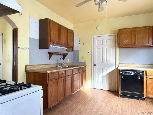 11730 Sobieski Street, Hamtramck, MI 48212