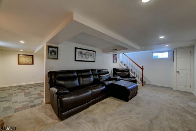 64 Hopper Ave, Pequannock Twp., NJ 07444