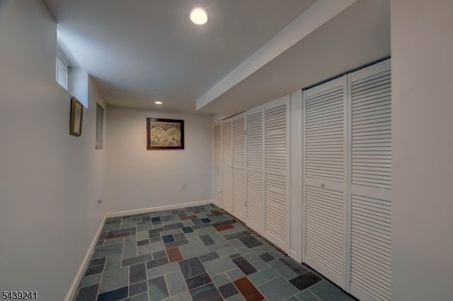 64 Hopper Ave, Pequannock Twp., NJ 07444