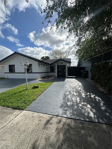 5923 SW 147th Place, Miami, FL 33193