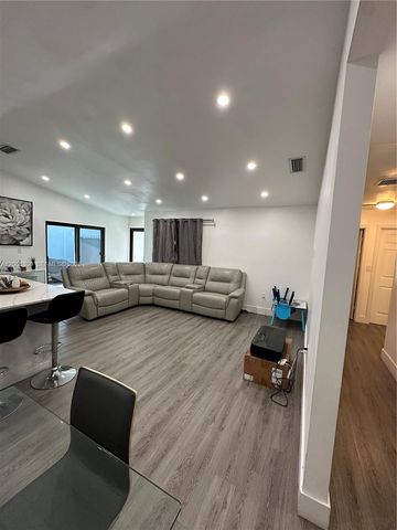 5923 SW 147th Place, Miami, FL 33193
