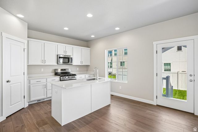 8853 S SMOKY HOLLOW RD, West Jordan, UT 84081
