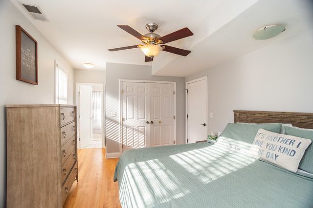 5707 N Rockwell Street, Chicago, IL 60659