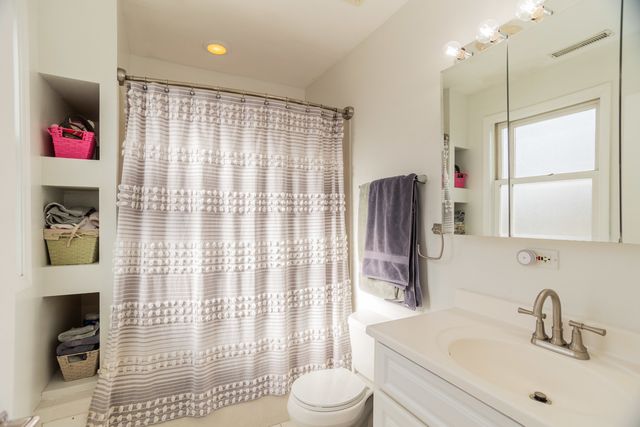 5707 N Rockwell Street, Chicago, IL 60659