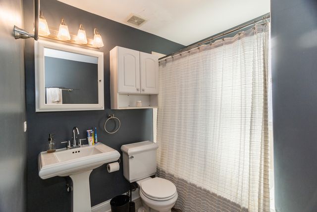 5707 N Rockwell Street, Chicago, IL 60659