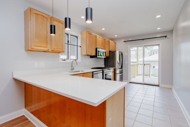 5707 N Rockwell Street, Chicago, IL 60659