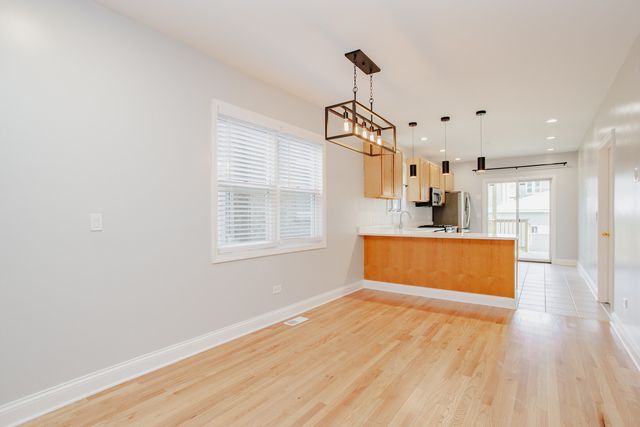 5707 N Rockwell Street, Chicago, IL 60659