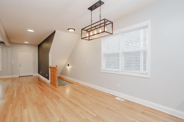 5707 N Rockwell Street, Chicago, IL 60659