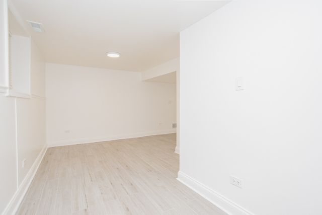 5707 N Rockwell Street, Chicago, IL 60659