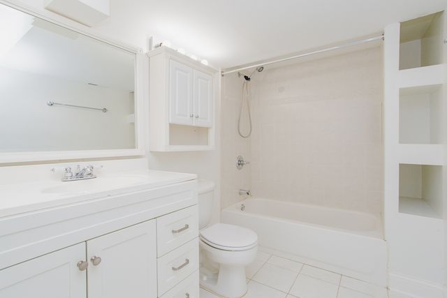 5707 N Rockwell Street, Chicago, IL 60659