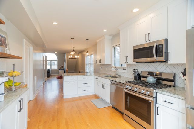 5707 N Rockwell Street, Chicago, IL 60659