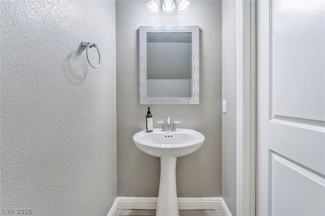 5981 Smith Valley Road, Las Vegas, NV 89148