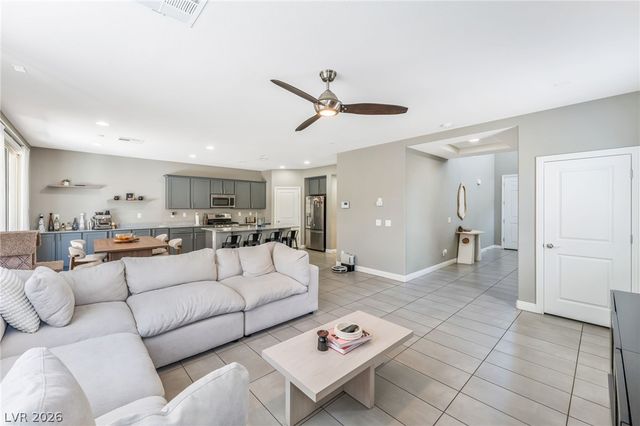 5981 Smith Valley Road, Las Vegas, NV 89148