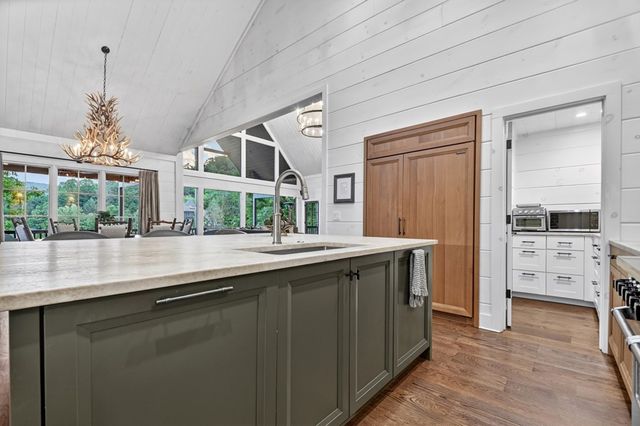 30 Cherokee Lane, Blue Ridge, GA 30513