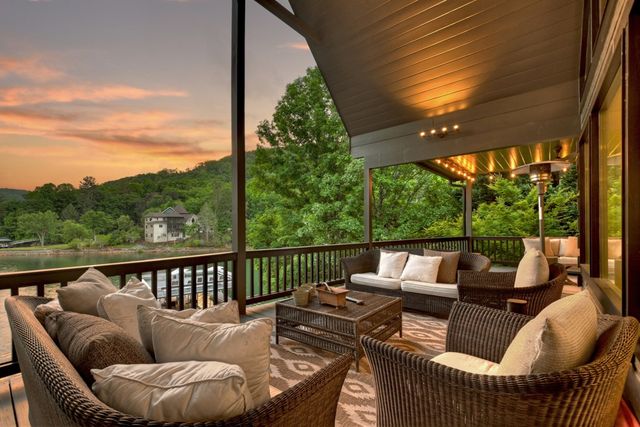 30 Cherokee Lane, Blue Ridge, GA 30513