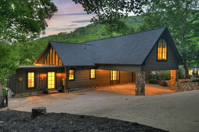 30 Cherokee Lane, Blue Ridge, GA 30513