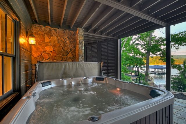 30 Cherokee Lane, Blue Ridge, GA 30513