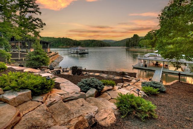 30 Cherokee Lane, Blue Ridge, GA 30513