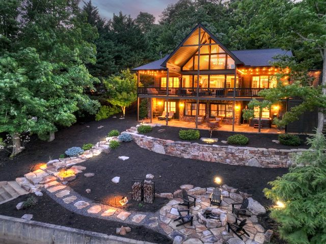 30 Cherokee Lane, Blue Ridge, GA 30513