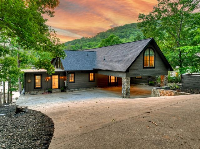 30 Cherokee Lane, Blue Ridge, GA 30513