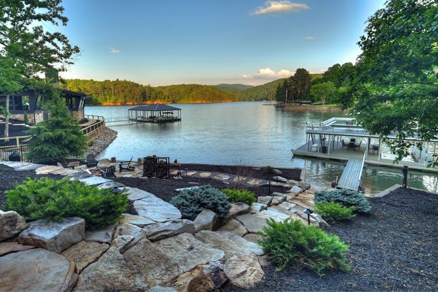 30 Cherokee Lane, Blue Ridge, GA 30513