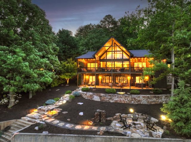 30 Cherokee Lane, Blue Ridge, GA 30513