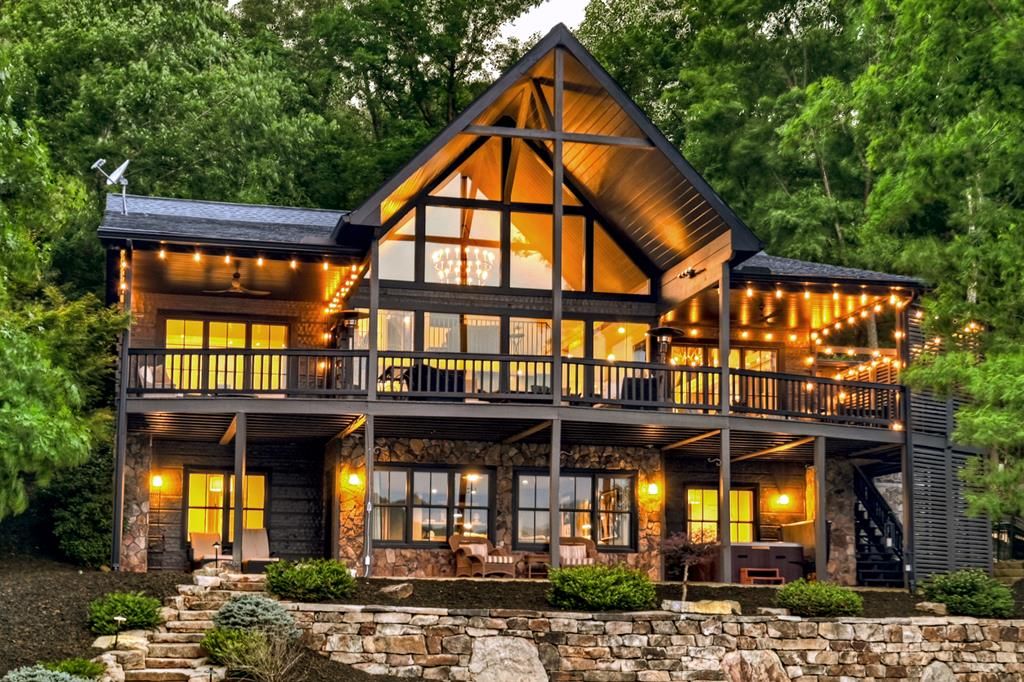 30 Cherokee Lane, Blue Ridge, GA 30513