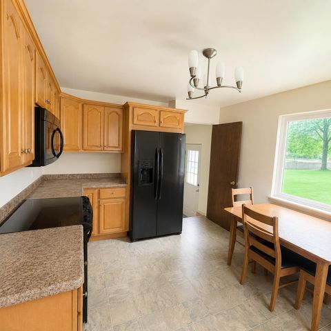 4645 S 3 Mile Road, Bay City, MI 48706