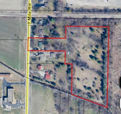 4645 S 3 Mile Road, Bay City, MI 48706
