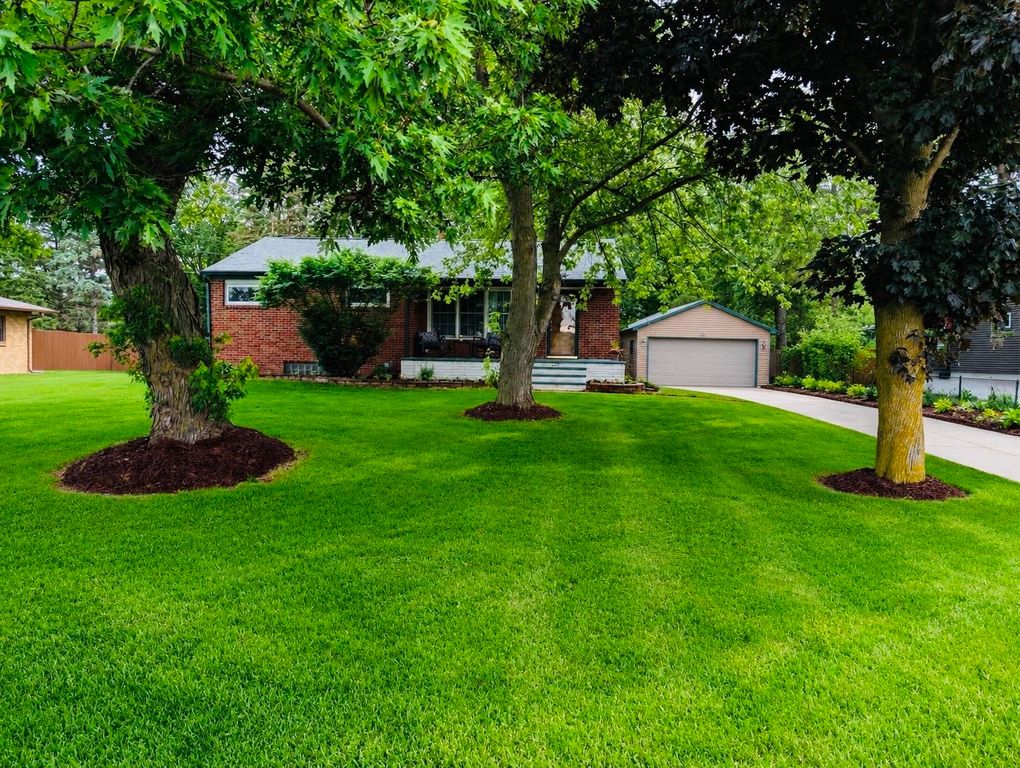 4645 S 3 Mile Road, Bay City, MI 48706