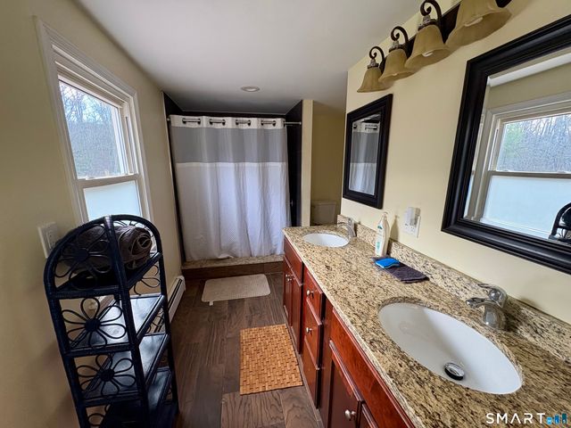 49 Hemlock Place, Middletown, CT 06457