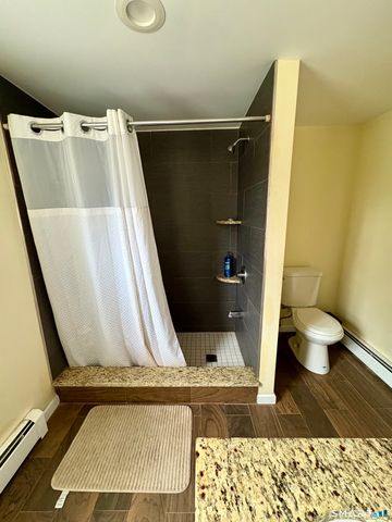 49 Hemlock Place, Middletown, CT 06457