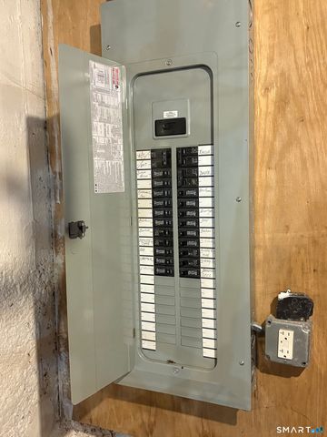 49 Hemlock Place, Middletown, CT 06457