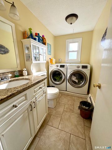 49 Hemlock Place, Middletown, CT 06457