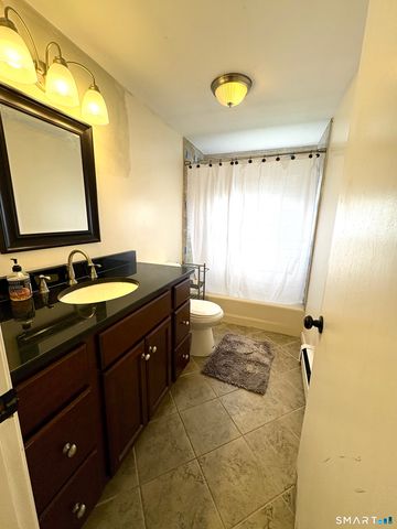 49 Hemlock Place, Middletown, CT 06457