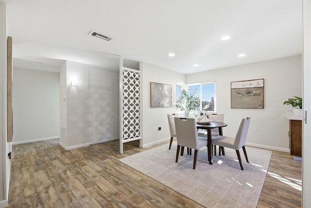 5251 Peony Dr, Livermore, CA 94551