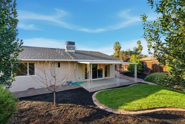 5251 Peony Dr, Livermore, CA 94551