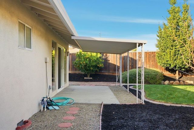 5251 Peony Dr, Livermore, CA 94551