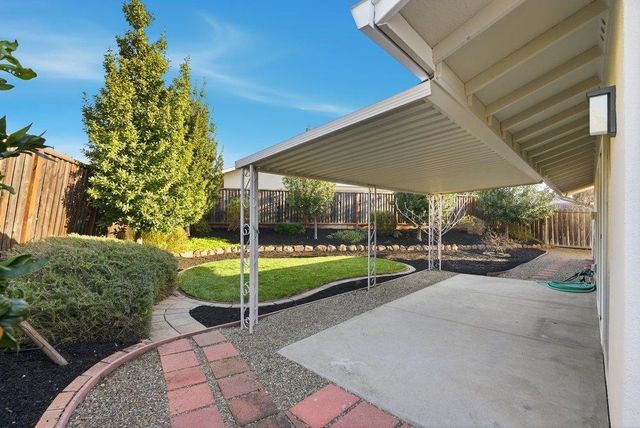 5251 Peony Dr, Livermore, CA 94551